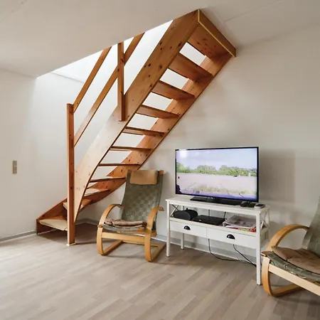 Apartment 125 *